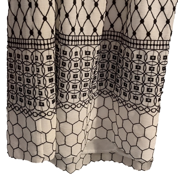 The Gentle Fawn Dress: A Stunning Combination of Elegance and Style - Picture 3 of 16